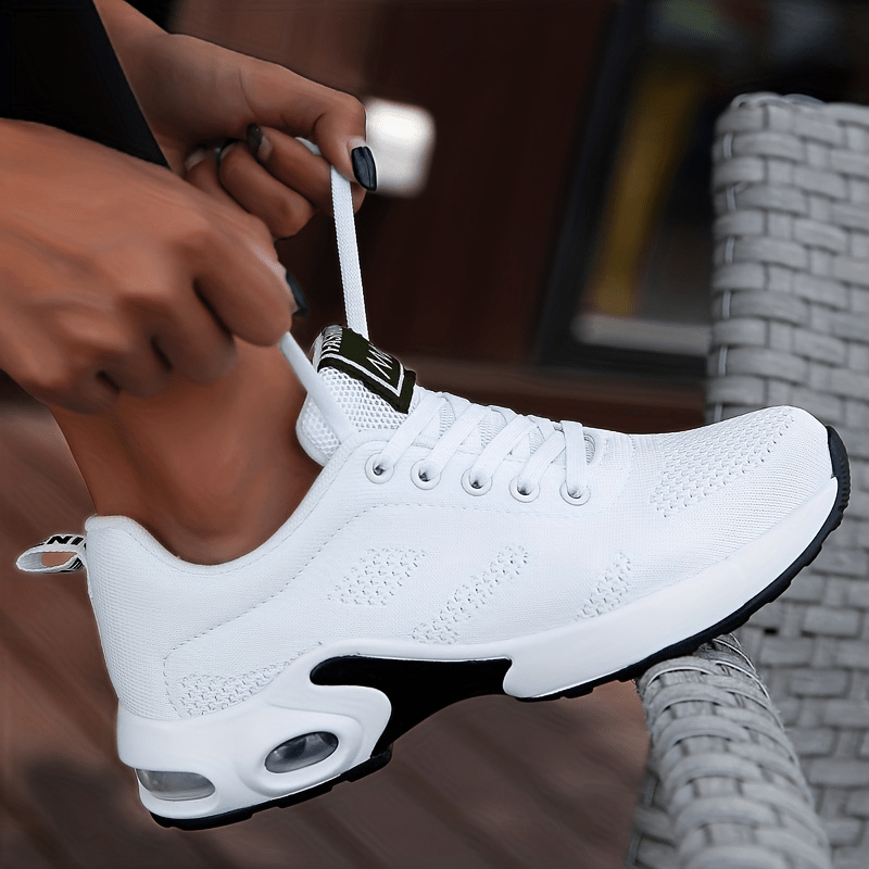 Air-cushioned breathable anti-slip sneakers