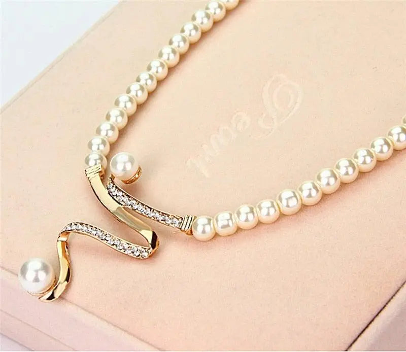 Marlies | Set van ketting en oorbellen