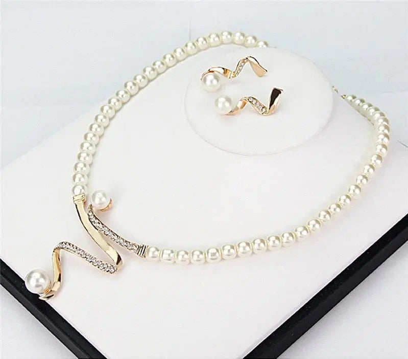 Marlies | Set van ketting en oorbellen