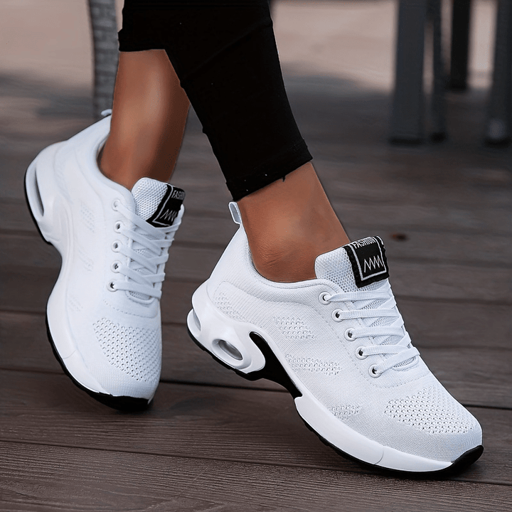 Air-cushioned breathable anti-slip sneakers